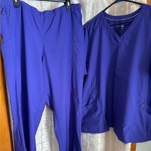 Wonderwink 123 scrub set in Grape.